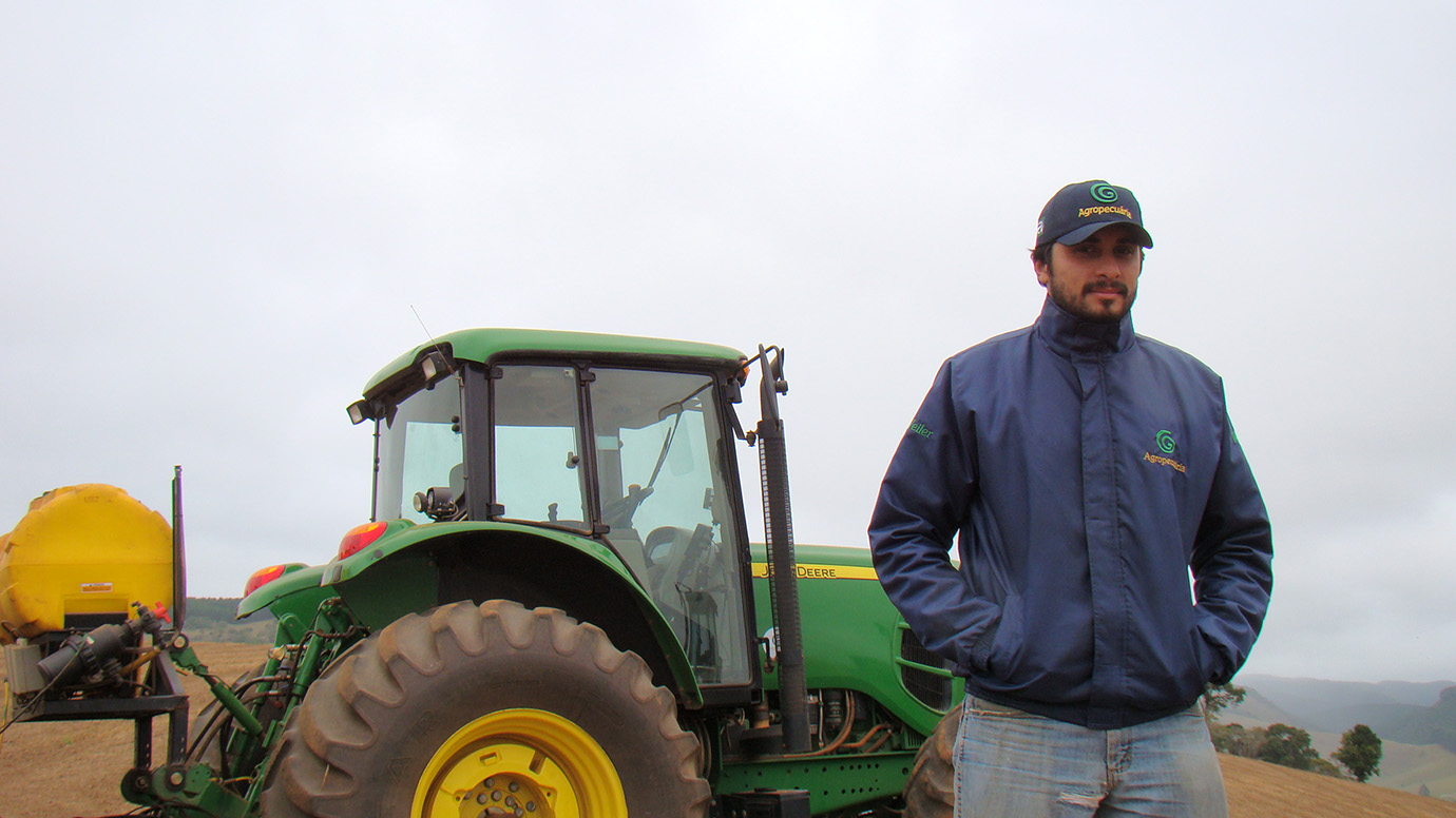 Agricultor investe em tecnologia para aumentar produtividade de feijão